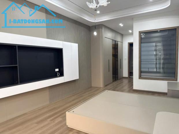 BÁN NHÀ 6 TẦNG CỔ LINH – LONG BIÊN - THANG MÁY – GARA Ô TÔ – 47m² - MT 3,8m - Giá 11,8 tỷ