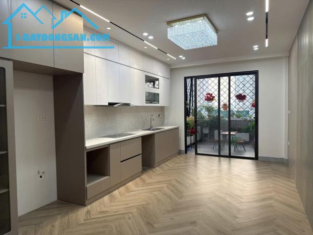 BÁN NHÀ 6 TẦNG CỔ LINH – LONG BIÊN - THANG MÁY – GARA Ô TÔ – 47m² - MT 3,8m - Giá 11,8 tỷ - 1