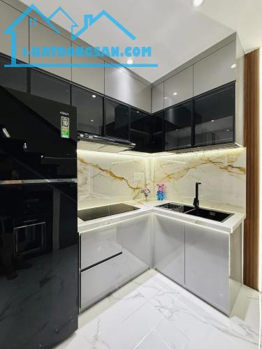 Định cư bán nhà hẻm 6m cho thuê 15 triệu. Giá 3,28 tỷ. Cao Đạt, Phường 1, Quận 5 - 2