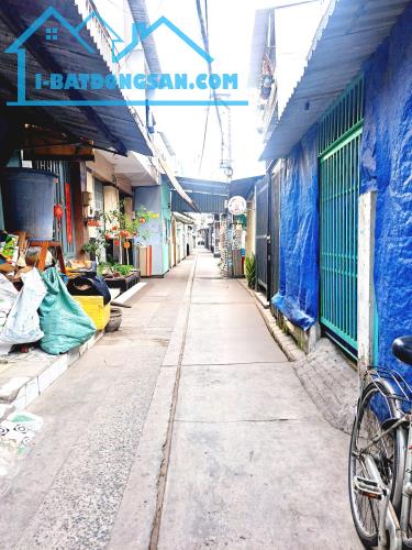 Bán Nhà Bình Tân, Đường Hương Lộ 2, 3Tầng, 4 phòng, hẻm 1/ 3m, thông thoáng chỉ nhỉnh 3 tỷ - 4