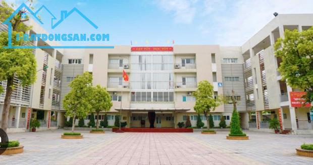 💥💥SIÊU PHẨM NHÀ DÂN XÂY THẠCH BÀN 45m2- 4 tầng- MT5,2m2- HƠN 8tỷ- Ô TÔ- 10m ĐƯỜNG TRÁNH- - 1