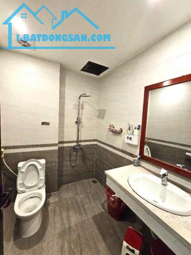 💥💥SIÊU PHẨM NHÀ DÂN XÂY THẠCH BÀN 45m2- 4 tầng- MT5,2m2- HƠN 8tỷ- Ô TÔ- 10m ĐƯỜNG TRÁNH- - 4