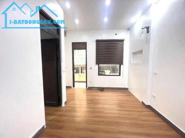 Bán gấp nhà Cầu Giấy – 46m2 - 4 tầng – Giá chỉ 8.7 tỷ - 1