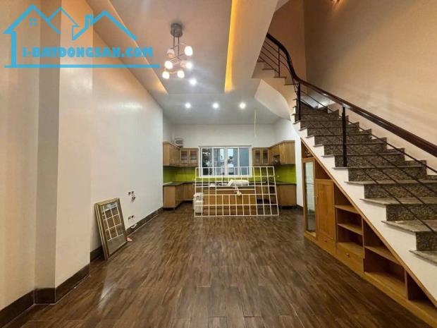 LẠC LONG QUÂN - NHÀ ĐẸP - 2 THOÁNG - NGÕ NÔNG RỘNG - NỘI THẤT SANG XỊN - 50M² NHỈNH 9 TỈ - 1