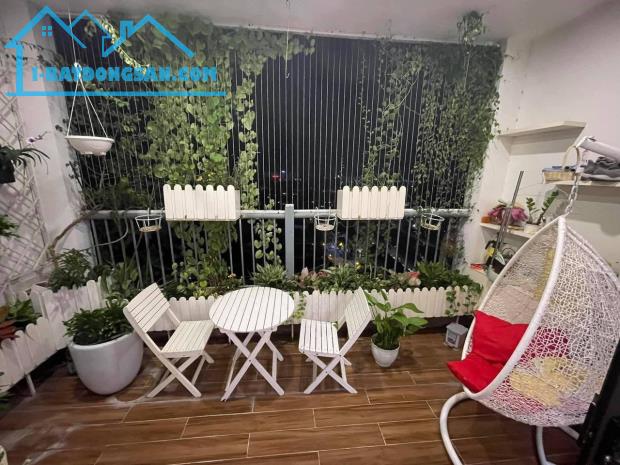 Bán chung cư 282 Nguyễn Huy Tưởng 100m2, 3 ngủ, 2  vs chỉ  6.X  tỷ - 3