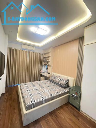BÁN NHÀ NGUYÊN HỒNG - HỘ KHẨU BA ĐÌNH - DT: 43M2 - 4 TẦNG ĐẸP LONG LANH - NỘI THẤT HIỆN ĐẠ - 4