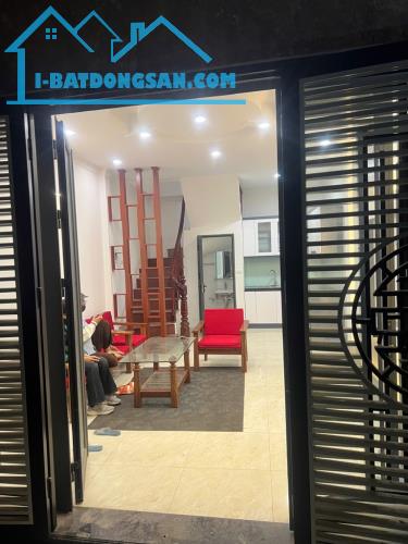 Bán nhà Đại La, Hai Bà Trưng – 5 tầng, mặt tiền 4.2m, giá 7.2 tỷ – Gần phố, nhà đẹp ở ngay