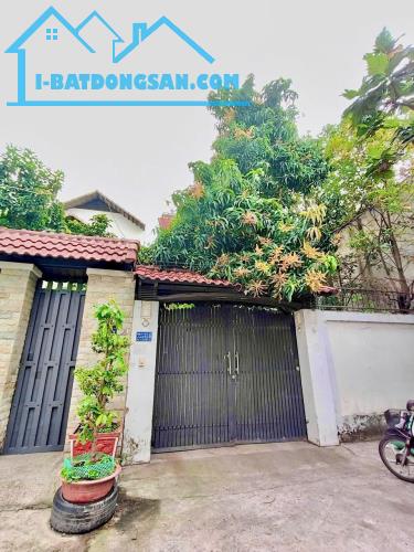Biệt thự Kiều Đàm, 793/33/6 Quận 7 + 225m2, ngang 9 x 25m chủ gấp bán, giá rẻ