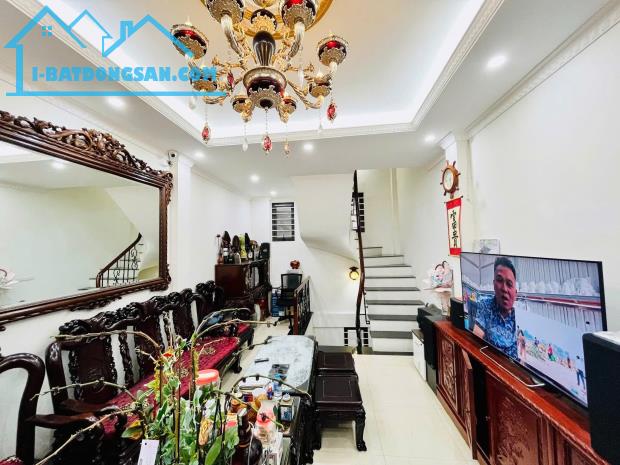 Bán nhà Lạc Long Quân Cầu Giấy gần ô tô ngõ thông 35m2 5T MT 4m dân xây đủ đồ ở luôn 7.5tỷ - 4
