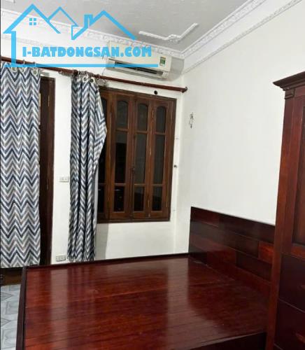 Cho thuê nhà ngõ 156 Hồng Mai 3 tầng x 30m2, 9 Triệu, 3 ngủ, ô tô tận cửa - 1