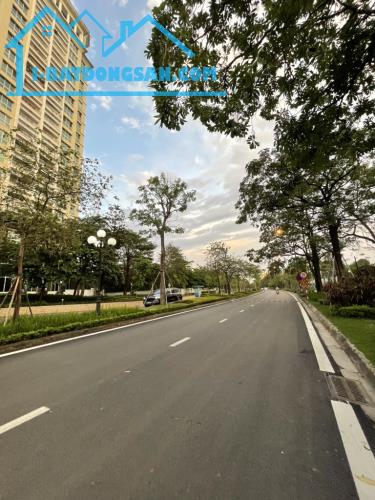 VIP - HIẾM, CĂN HỘ ĐẲNG CẤP FULL NỘI THẤT HIỆN ĐẠI, LÔ GÓC, BAN CÔNG QUANH NHÀ.