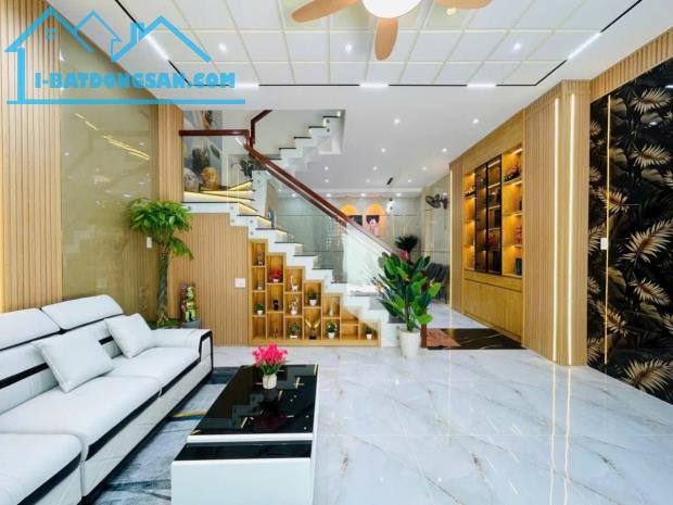 Bán nhà hẻm 4m Thống Nhất, P11, GV, 5,3 x 11, 3 tầng, giá: 6.15 tỷ TL - 1