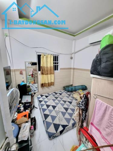 HẺM THÔNG, 3 TẦNG ĐÚC, TÂN HÒA ĐÔNG, F14, Q6, 2.1 TỶ - 3