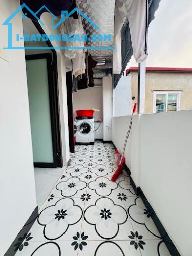 NHỈNH 5 TỶ CÓ NGAY NHÀ ĐẸP LUNG LINH - 5 TẦNG TRUNG TÂM HAI BÀ TRƯNG - SÁT PHỐ Ô TÔ GẦN - - 4