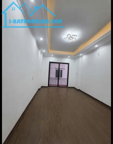 BÁN NHÀ THỤY PHƯƠNG 5 TẦNG - FULL NỘI THẤT - THANG MÁY - Ô TÔ TRÁNH - GARA - Giá 7.x tỷ