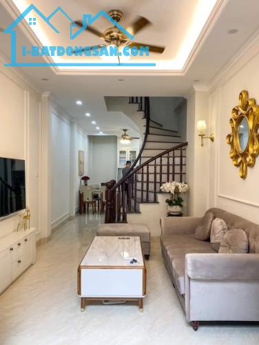 Bán Nhà Nguyễn Văn Linh, Phường Phúc Đồng, Long Biên 45m2, 5T, giá 6,7 tỷ (ô tô cách 25m)