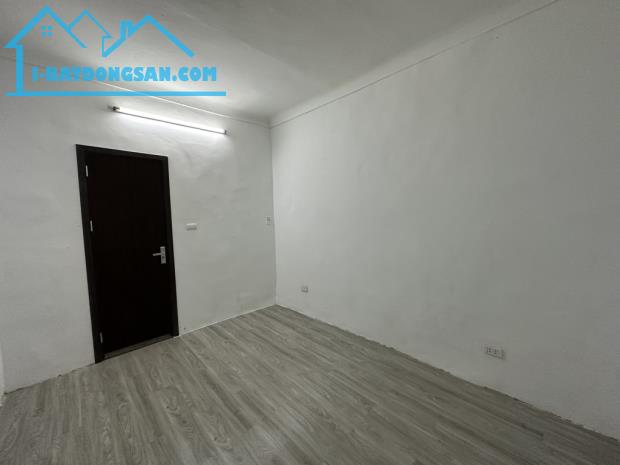 Bán Nhà Vũ Xuân Thiều, Phường Sài Đồng, Long Biên 36m2, 3T, giá 2,4 tỷ - 3