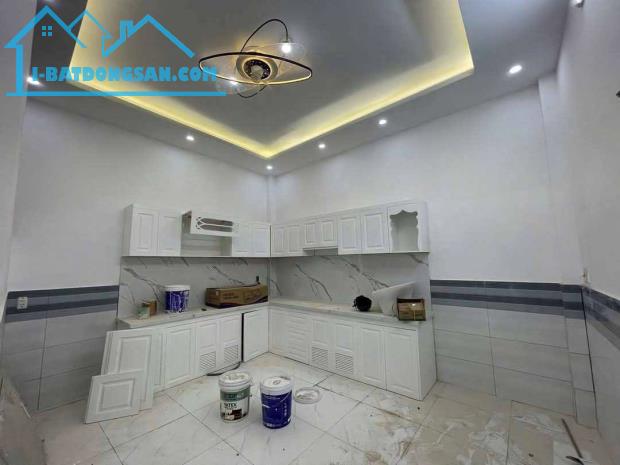 Bán nhà đang hoàn thiện TT Nhà Bè -  Diện tích: 4.6m x 11m - Giá: 5TỶ150 - 4