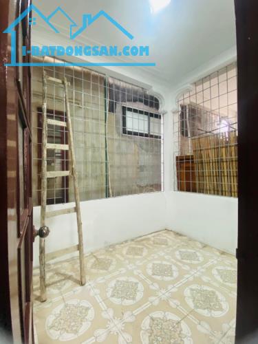 Bán nhà Pháo Đài Láng trung tâm quận Đống Đa 31 m ² 4 tầng full nội thất - 2