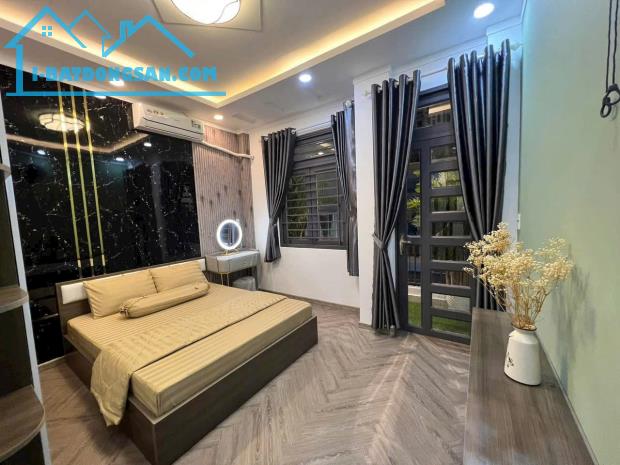 Bán nhà 4 tầng mới nở tiền hẻm ôtô thông Trung Tâm vũng tàu DT: 90m2 giá: 6 tỷ 300 - 1