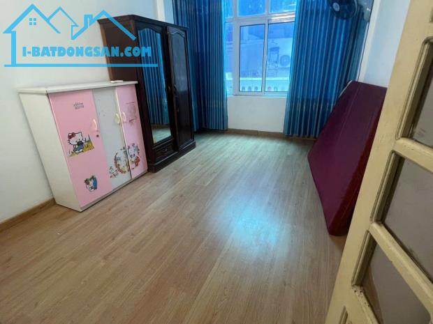 Cho thuê nhà ngõ Giếng Mứt, 3.5 tầng x 32m2, 2 ngủ, 8 Triệu ở gđ, nhóm ngoan - 1