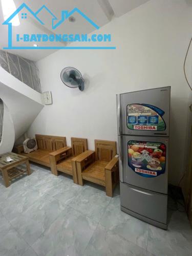 Cho thuê nhà ngõ Giếng Mứt, 3.5 tầng x 32m2, 2 ngủ, 8 Triệu ở gđ, nhóm ngoan - 2