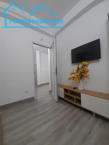 Bán căn CCMN 2 ngủ ngõ Đại Đồng, Khâm Thiên, Đống Đa 50m, phôi sổ riêng giá 1.6 tỷ