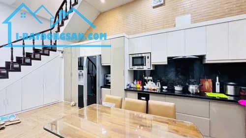 CHỈ 360 TRIỆU M CÓ NGAY BT QUÁN THÁNH 100M 4 TÀNG MẶT TIỀN 5.5M 3 THOÁNG GÀN HỒ GIÁ 36 TỶ - 1