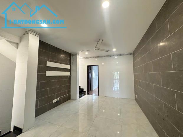 Nhà Xây Tâm Huyết – Rộng Thoáng – Ngay Thạnh Lộc 37 – 5.x Tỷ TL - 2