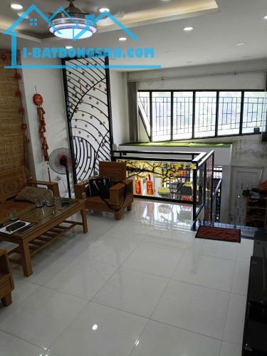 Nhà mặt tiền 30m, đẹp nhất khu Nam Hùng Vương, 4.5mx20, 5 tầng chỉ 12 tỷ - 1
