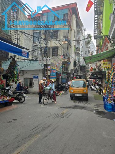 CHẤT NHƯ NƯỚC CẤT – NHÀ ĐẸP CỰC GẮT PHỐ NGUYỄN PHÚC LAI, 3 GIÂY NHÌN – 1 GIÂY YÊU – 0