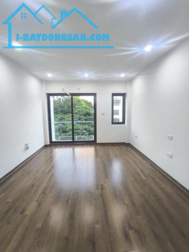 Nhà mới 36m2 x 5 tầng ,20m ra ô tô-ĐỐI DIỆN AEON LONG BIÊN- GẦN CẦU VĨNH TUY. - 2