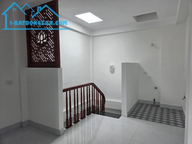 Siêu hiếm nhà lô góc phố Ỷ La Dương Nội HĐ, 35mx 5T, ô tô cách 20m giá 5 tỷ. - 2