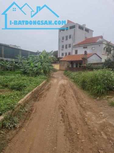 Quanh 2 tỷ làn 2 Ql6 tại Tiên Phương - giáp thị Trấn Chúc Sơn 
- Diện tích: 60m - 3