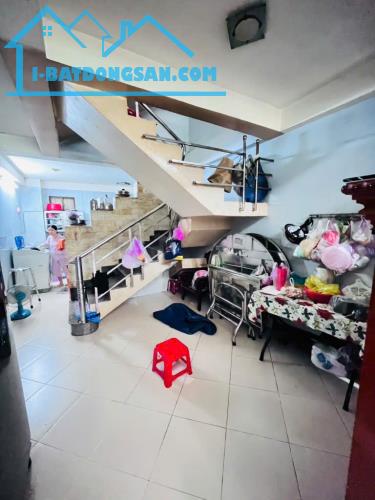 Bán nhà 3 tầng mặt tiền đường Hồ Thành Biên gần đường Phạm Hùng P5Q8 chỉ nhỉn 7 tỉ - 3