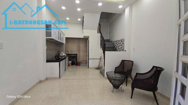 BÁN NHÀ TRẦN ĐÌNH XU, Q1 – 1 TRỆT 2 LẦU + SÂN THƯỢNG CHỈ 4.79 tỷ.