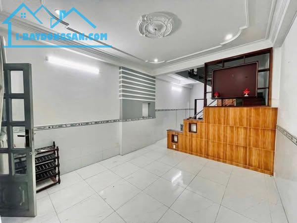 NHÀ HẺM 3M CHUẨN SÁT MẶT TIỀN - P11 GV SÁT NGAY KHU VIP CITYLAND. - 2