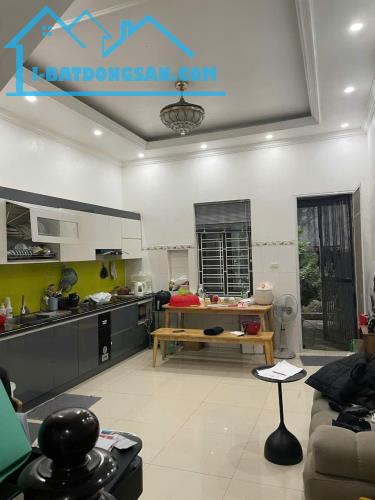 Bán nhà Thiên Lôi, 119m 3 tầng, đường 5m, Giá 6.5 tỉ, sát cạnh Siêu thị AEON - 2