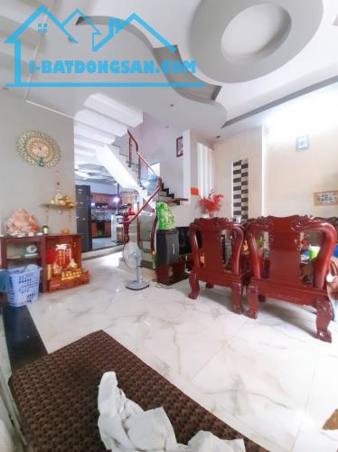 SIÊU PHẨM - 100M2 - 8X12,5M 3 TẦNG SÂN THƯỢNG 6PN 7WC - NGAY CẦU NHỊ THIÊN ĐƯỜNG Q8 - 8.2T - 1