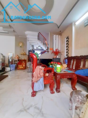 SIÊU PHẨM - 100M2 - 8X12,5M 3 TẦNG SÂN THƯỢNG 6PN 7WC - NGAY CẦU NHỊ THIÊN ĐƯỜNG Q8 - 8.2T - 4