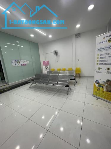 Bán nhà Mặt tiền Lê Quang Định - giao Phạm Văn Đồng, 8.5x43m, 4 Tấm, thuê 70tr, 56.9 tỷ - 4