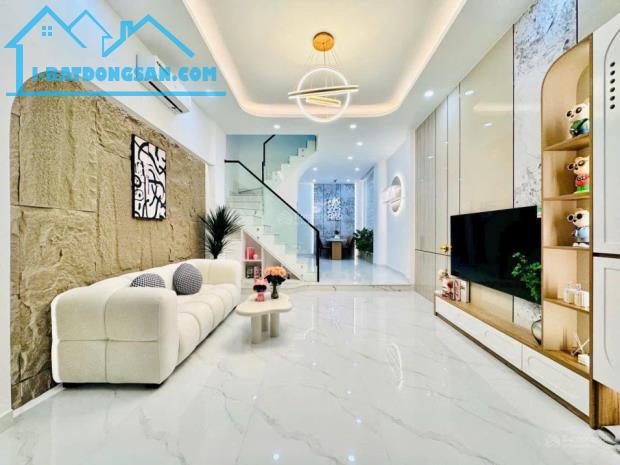 Bán nhà đường Sư Vạn Hạnh, Q.10, 80m², 3 tầng, 4PN, 9,x tỷ - 1