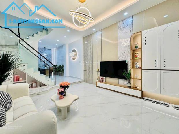 Bán nhà đường Sư Vạn Hạnh, Q.10, 80m², 3 tầng, 4PN, 9,x tỷ - 2