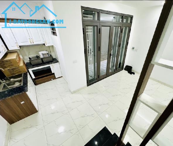 💥 SIÊU PHẨM TRUNG TÂM THẠCH BÀN – CHỈ 5 TỶ 💥 NHÀ 5 TẦNG MỚI KÍNH KOONG – MẶT TIỀN 4M - 1