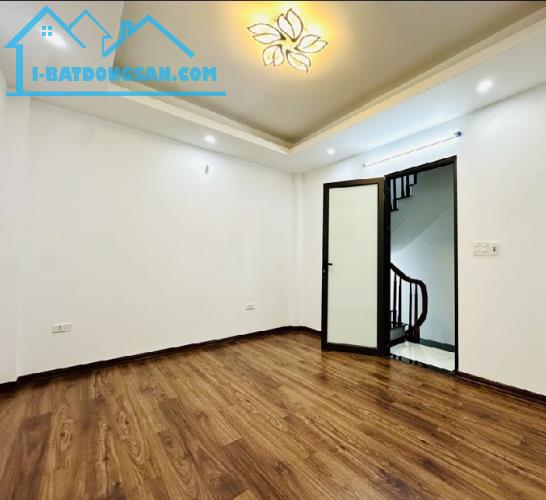 💥 SIÊU PHẨM TRUNG TÂM THẠCH BÀN – CHỈ 5 TỶ 💥 NHÀ 5 TẦNG MỚI KÍNH KOONG – MẶT TIỀN 4M - 3