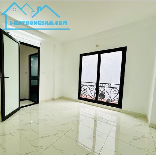 💥 SIÊU PHẨM TRUNG TÂM THẠCH BÀN – CHỈ 5 TỶ 💥 NHÀ 5 TẦNG MỚI KÍNH KOONG – MẶT TIỀN 4M - 4