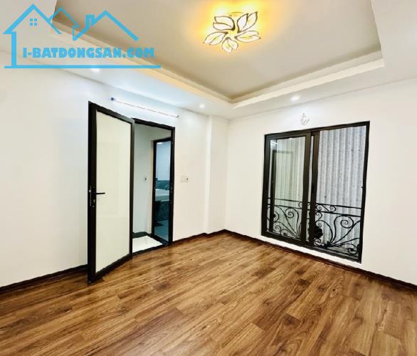 💥 SIÊU PHẨM TRUNG TÂM THẠCH BÀN – CHỈ 5 TỶ 💥 NHÀ 5 TẦNG MỚI KÍNH KOONG – MẶT TIỀN 4M - 5