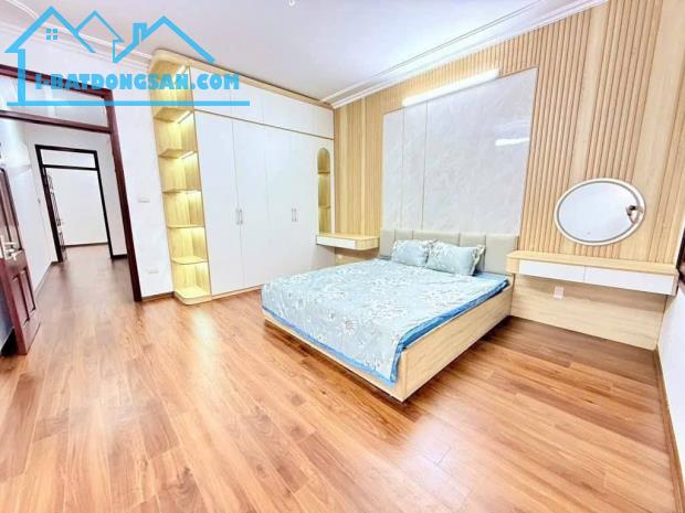 BÁN NHÀ HỮU HƯNG - TÂY MỖ - Ô TÔ CON ĐỖ CỬA – Ở NGAY -NGÕ 3.5M – MẶT TIỀN HƠN 5M – NHÀ DÂN - 1
