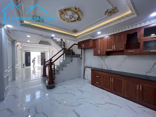 NHÀ ĐẸP 5 TẦNG HẺM NHỰA 7m, GẦN NÚT GIAO PHẠM V ĐỒNG KHA V CÂN 4X18, CHỈ 8,7 TỶ.