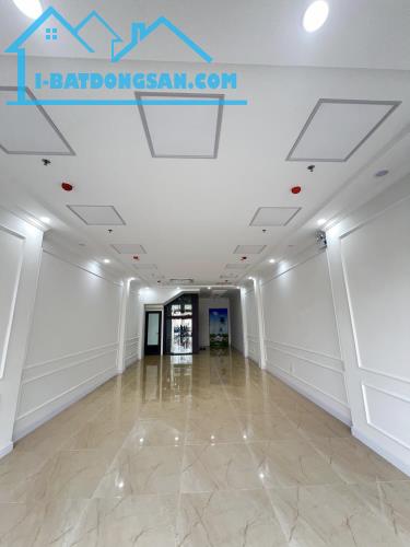 Bán tòa văn phòng mặt phố quận Cầu Giấy, giá 45,5 tỷ, 80m2, 6 tầng, vỉa hè rộng - 3